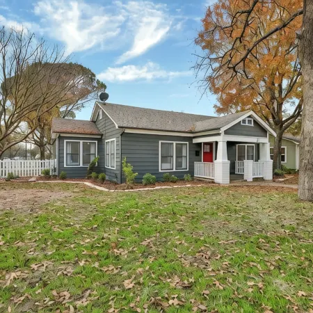 Harley House with Hot Tub & Grill - Historic District