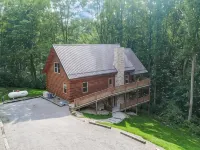Almost Heaven Cabin  at Trickle Creek Hotels in Marion Township