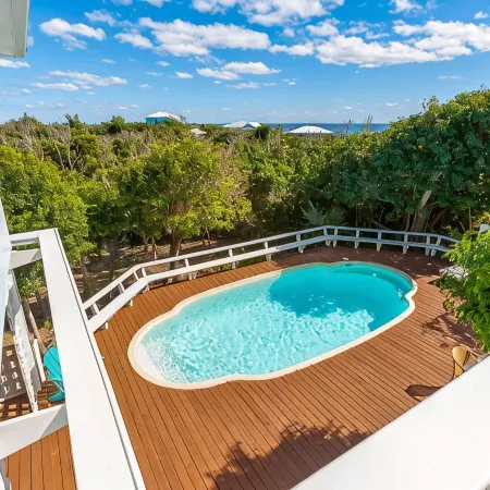 Blue Tang - Newly Renovated Bahamian Villa, minutes to the ocean!