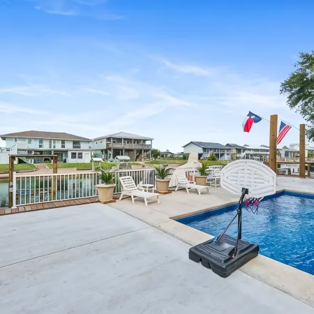 Waterfront Canal home! Private Pool, Hot Tub, Fishing, Dock your Boat!