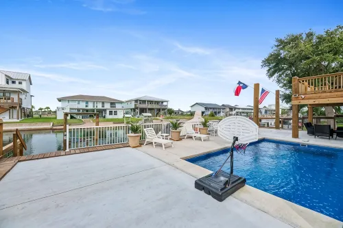 Waterfront Canal home! Private Pool, Hot Tub, Fishing, Dock your Boat!