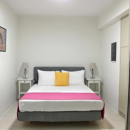 Vivian Art Apartments