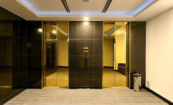Parkside Plaza Muscat