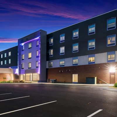 Holiday Inn Express & Suites CHICAGO - HOFFMAN ESTATES by IHG Hotels near Madhav Kendra(Swadhyay)