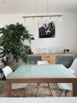 Le Numero 100 - Homestays