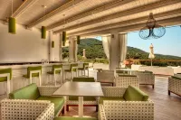 Salvator Villas & Spa Hotel - bar