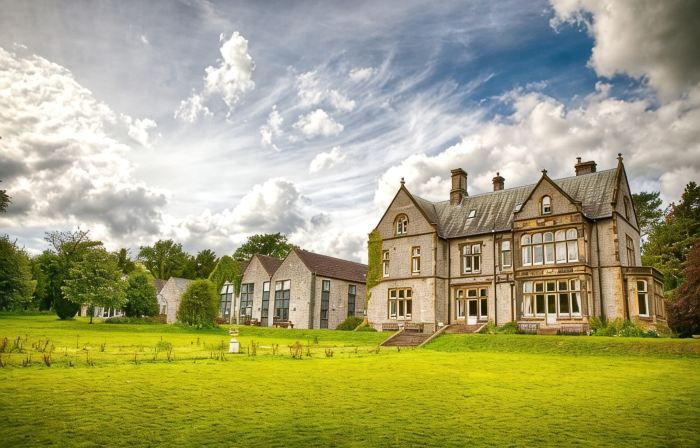 YHA Castleton Losehill Hall