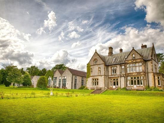 YHA Castleton Losehill Hall