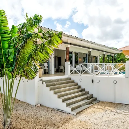 Beautiful modern Villa, Private Pool, Gated Community, quiet area