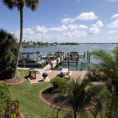 Sunrises & Sunsets - Beautiful Bayside View & Steps to the Beach