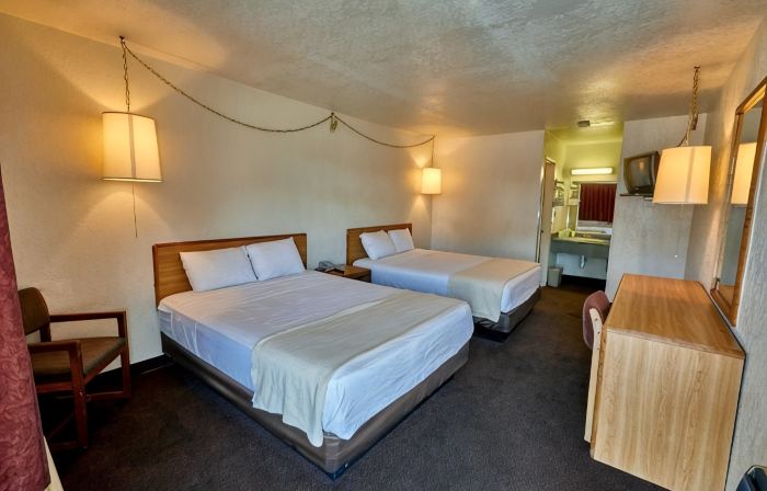 E-Z 8 Motel Newark