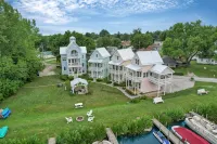 Newer Buckeye Lake Waterfront Chalet - Wifi