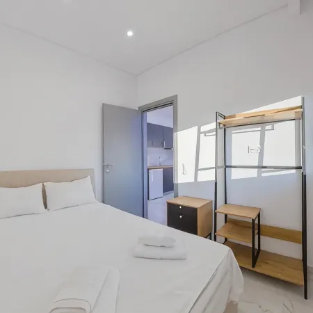 Delfini Girni Apartments