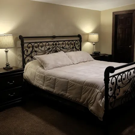 Chalet Inn & Suites