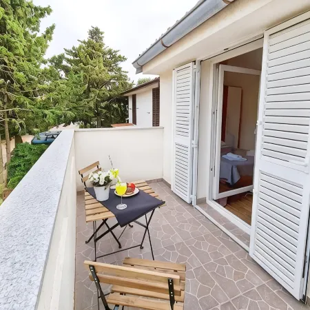 Holiday House Dora Hotels in Punat