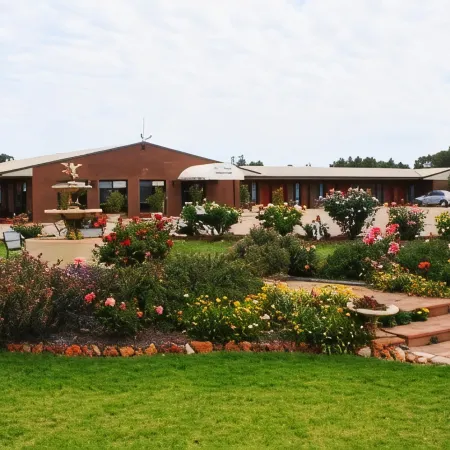 Newell Motor Inn Narrandera Отели в г. Наррандера