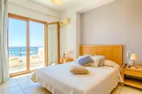 Triton Beachfront Village Hotel - Mountain view