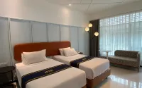Aron Hotel Purwokerto - 2-Star