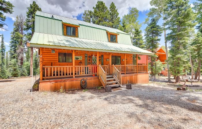 Family Mountain Retreat  Sleeps 11 Views, Atv Trails & Near Bryce Canyon