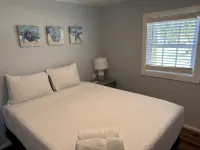 Charming 3-bedroom bungalow in Sneads Ferry with boat dock and gazebo access - Wi-Fi