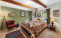 Charming 3-bedroom cabin with AC, WiFi in serene Idyllwild-Pine Cove