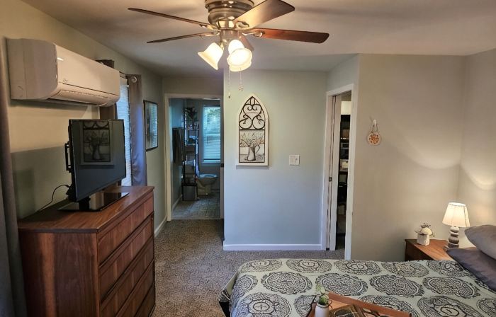 Charming 1-bedroom apartment in cool Garner, minutes from Raleigh