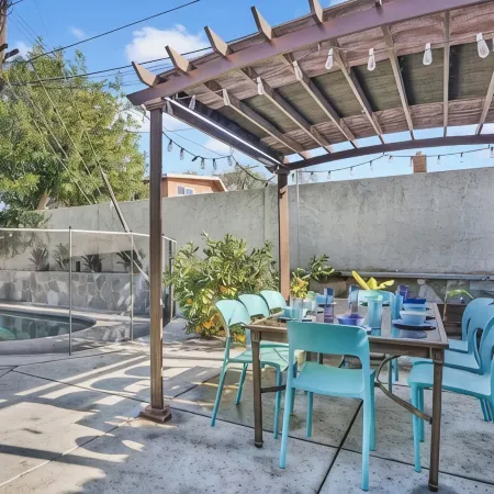 Orange Oasis 🍊- 10min to Disneyland 🎡Spacious Pool home