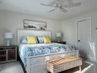 SC3 11th in Kcb. Old Charm 2-2 Private Pool&Dock, Tikis, Outdoor Bar & Grilled. - breakfast