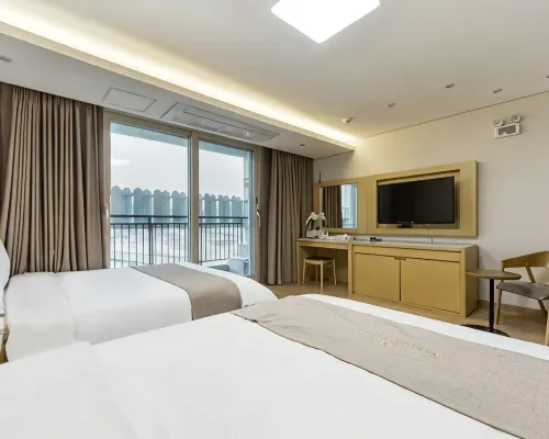 Yeosu-si noblehotel Hotels near Dolsan-eup