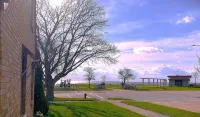 New King Park Beach Lookout Deluxe! 3BR Right at Lake! - 3-Star