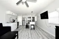 Madeira3 Waterfront & 2-3 minutes' Walktothe Beach - Apartments