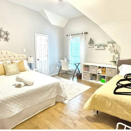 Luxurious Retreat:Heated Pool, Hot Tub Media R, Minutes from Universal Kids Park