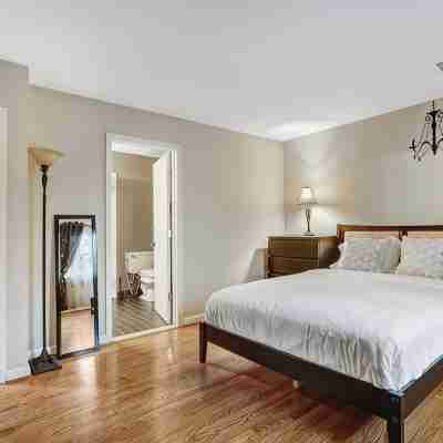 Walk to Metro-Near Washington DC-Amazon HQ-DCA Airport-Pentagon-Crystal City Rooms