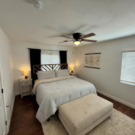 Spacious 4-bedroom, pet friendly, outdoor games, fire pit in charming Fruita Hotels in Fruita
