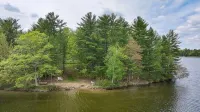 Serene Dragonfly Point at Meta Lake: 3-Acre Property on Private Lake - Wifi