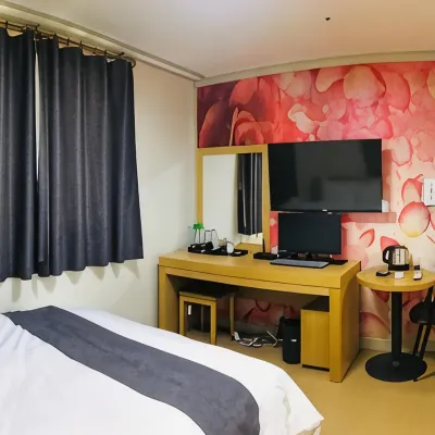 Hotel Joy Near Camp Humphres Hotels near Anjeong-Ri Art Square