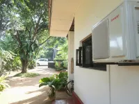 Indrani Inn Tourist Rest - Bed and Breakfasts