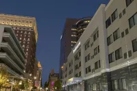 塔爾薩市中心居家酒店