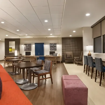 Home2 Suites by Hilton Phoenix - Glendale/Westgate