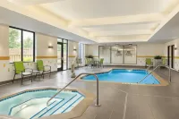 Fairfield Inn & Suites St. Paul Northeast - Parking