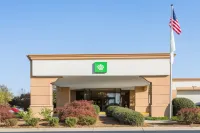 Wyndham Garden Greensboro - Parkering