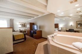 Comfort Inn & Suites Madison - Airport