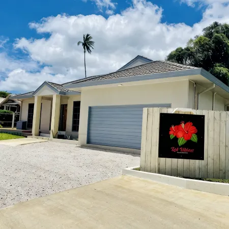 Red Hibiscus Villas