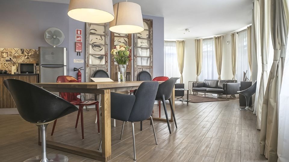 BCharming House