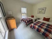 The Farm! Charming, Historic 1870’s Farmhouse with All  the Conveniences! - 4 stjerner
