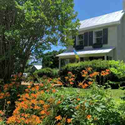 Perfect getaway at foothills of the Blue Ridge Mountains, with gorgeous views! Hotel Exterior