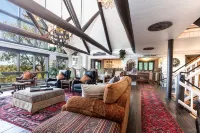 WOW! Unique Galena Dream Cabin. Hot Tub, Games, Fire Pit, Fully Stocked. - Alphydda