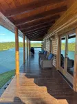 Lakefront Cabin 3 bed, 3 1/2 bath with Private Dock - Alphydda