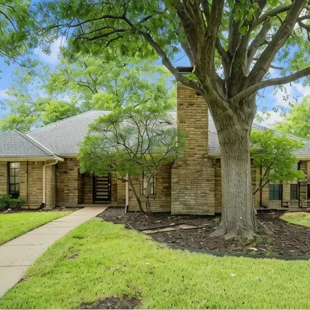 Charming Stylish 4-bedroom house with in serene Allen