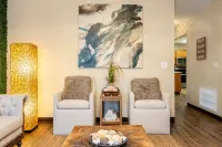 Townhome with a peaceful, soothing vibe, featuring KING and QUEEN size beds - Kitchenette